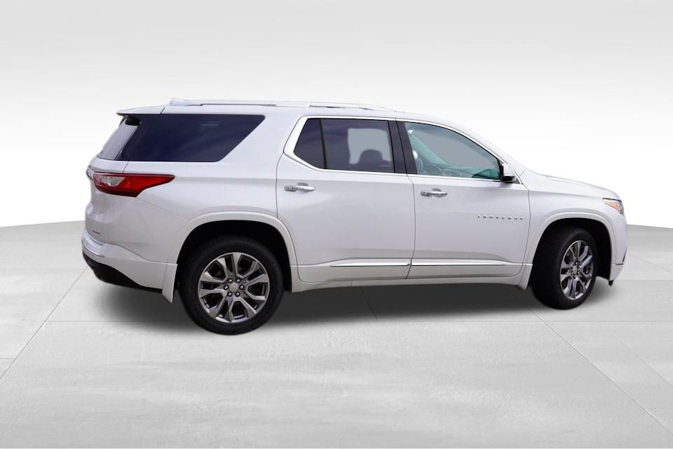 2019 Chevrolet Traverse Premier photo 3