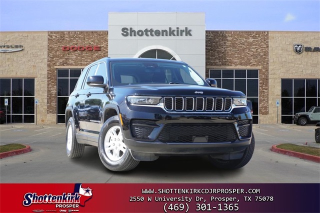 2023 Jeep Grand Cherokee Laredo's photo