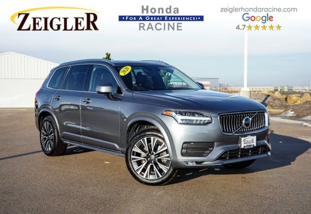 2020 Volvo XC90 Momentum's photo