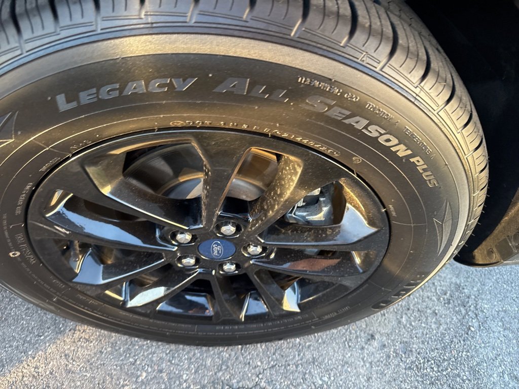 2020 Ford Escape SE Sport Hybrid photo 4