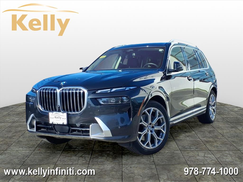 2025 BMW X7 40i's photo