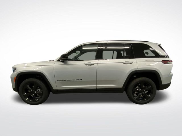 2025 Jeep Grand Cherokee Limited photo 11