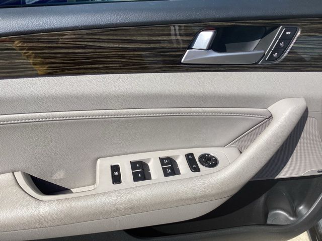 2017 Hyundai Sonata Limited photo 29