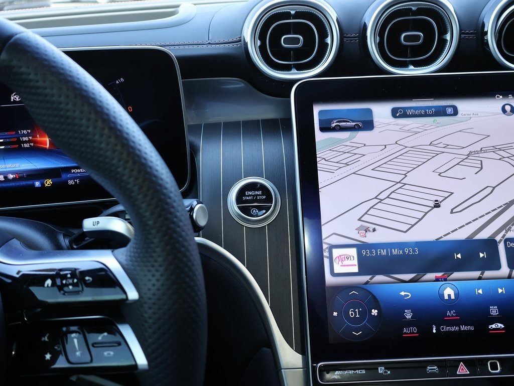 2024 Mercedes Benz GLC 43 AMG 4MATIC photo 27