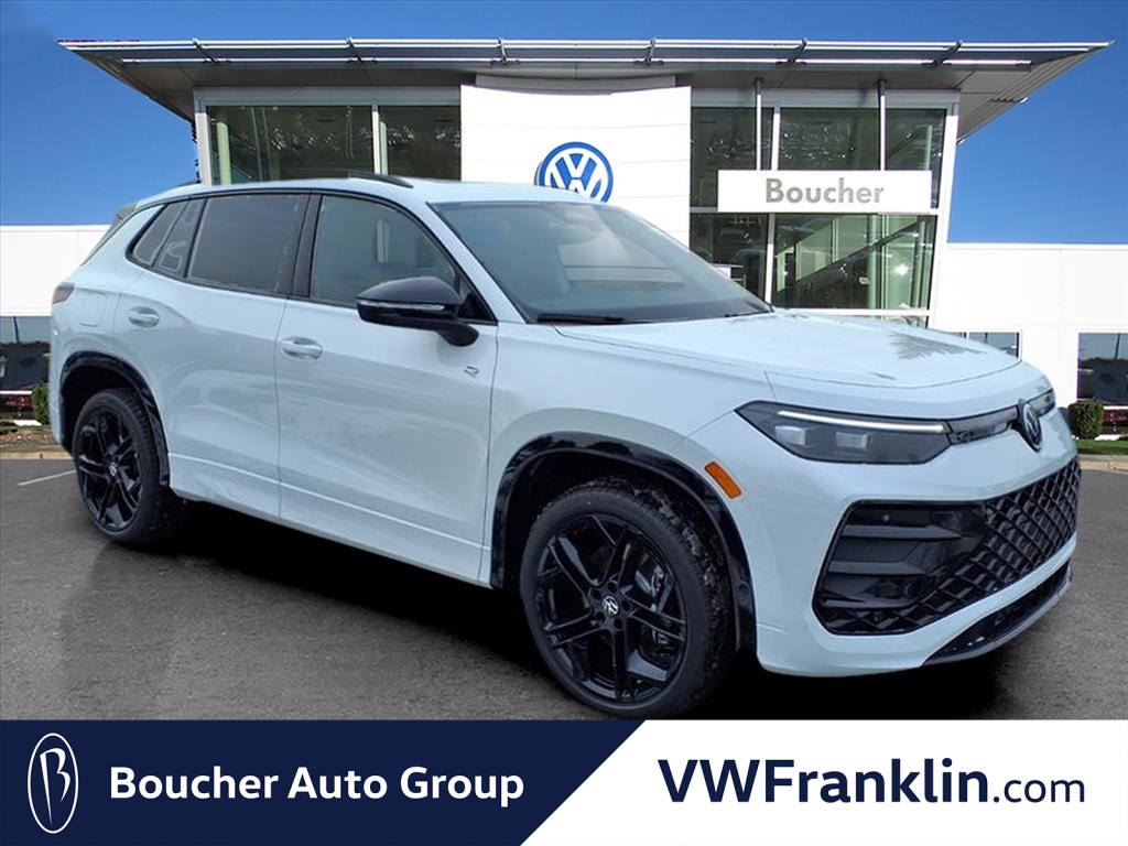 2026 Volkswagen Tiguan SE R-LINE BLACK's photo