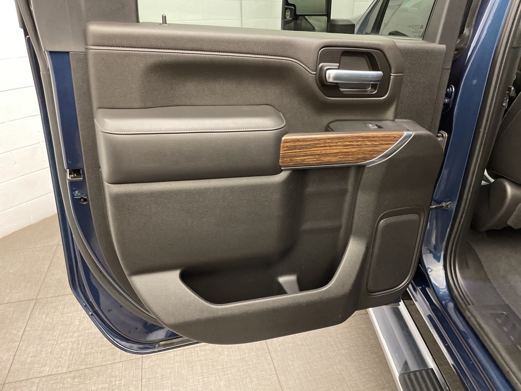 2022 Chevrolet Silverado 3500HD High Country photo 19