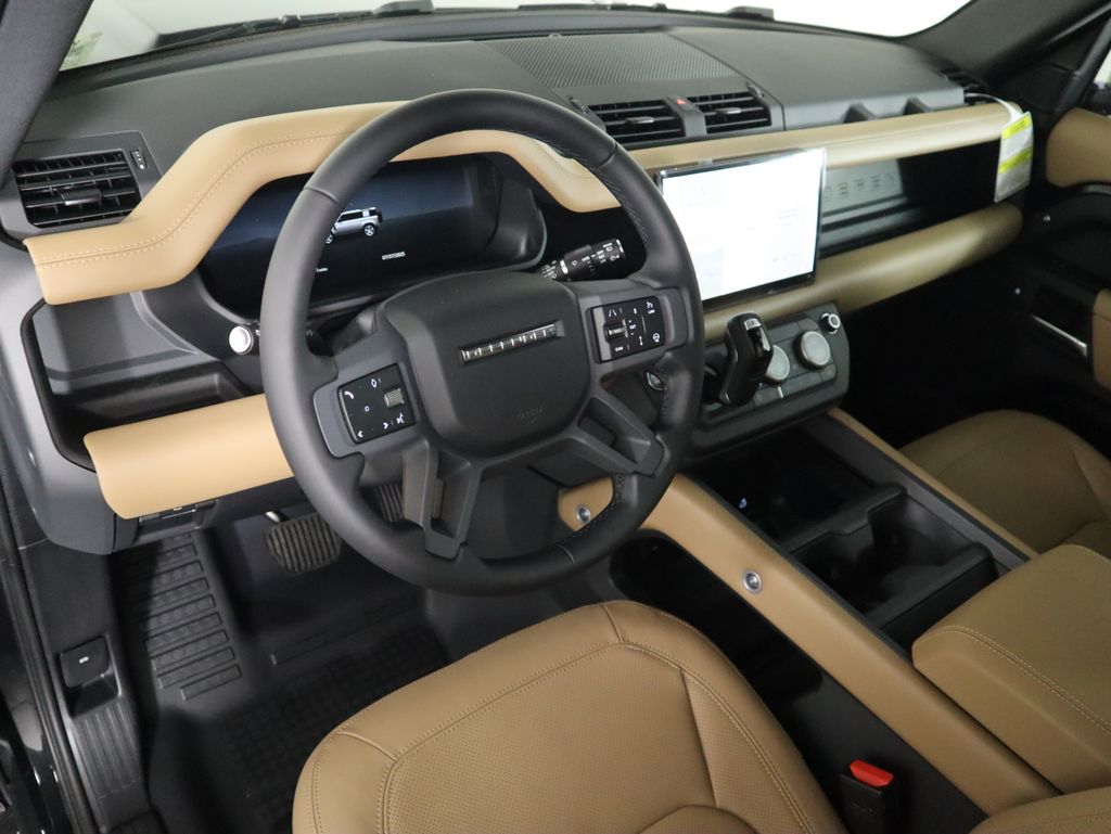 2025 Land Rover Defender 110 S photo 9