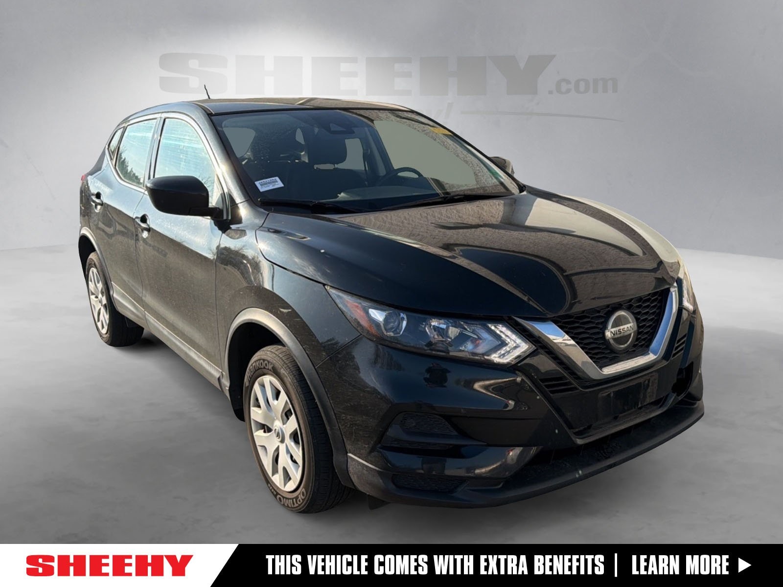 2020 Nissan Rogue Sport S's photo