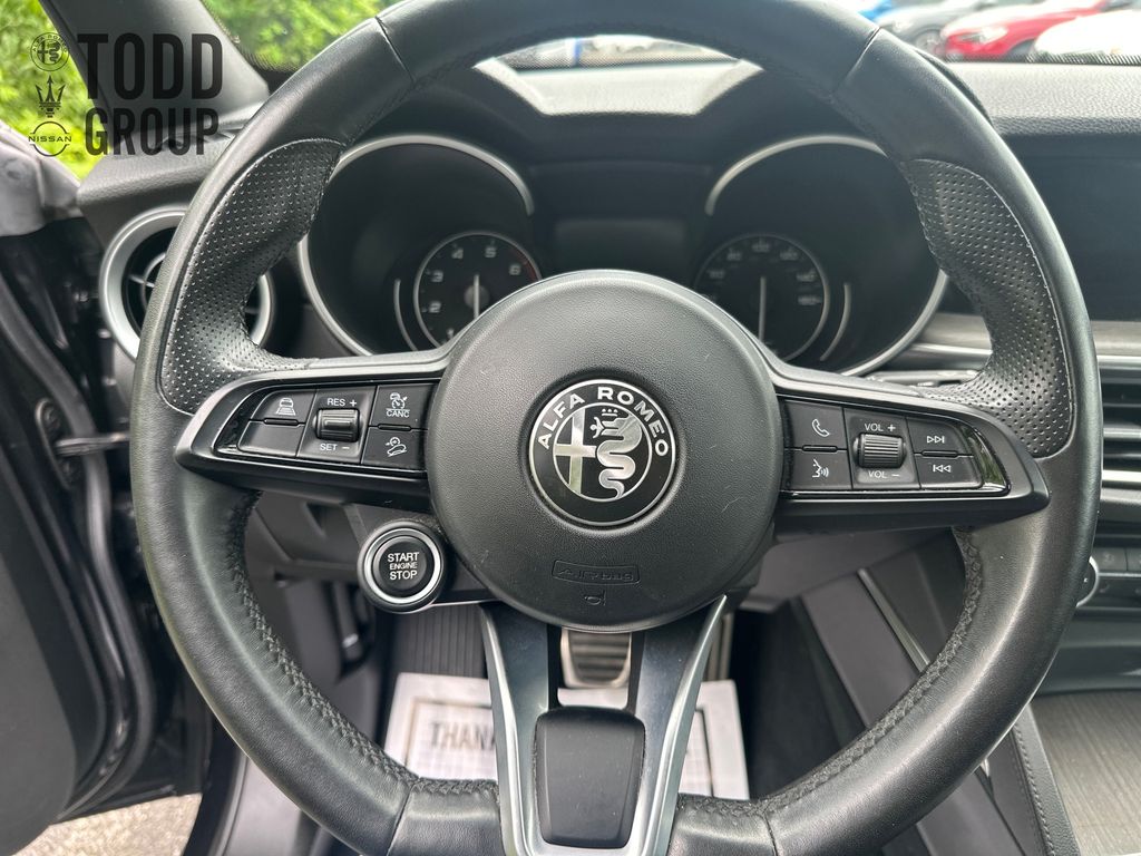 2022 Alfa Romeo Stelvio Ti photo 13