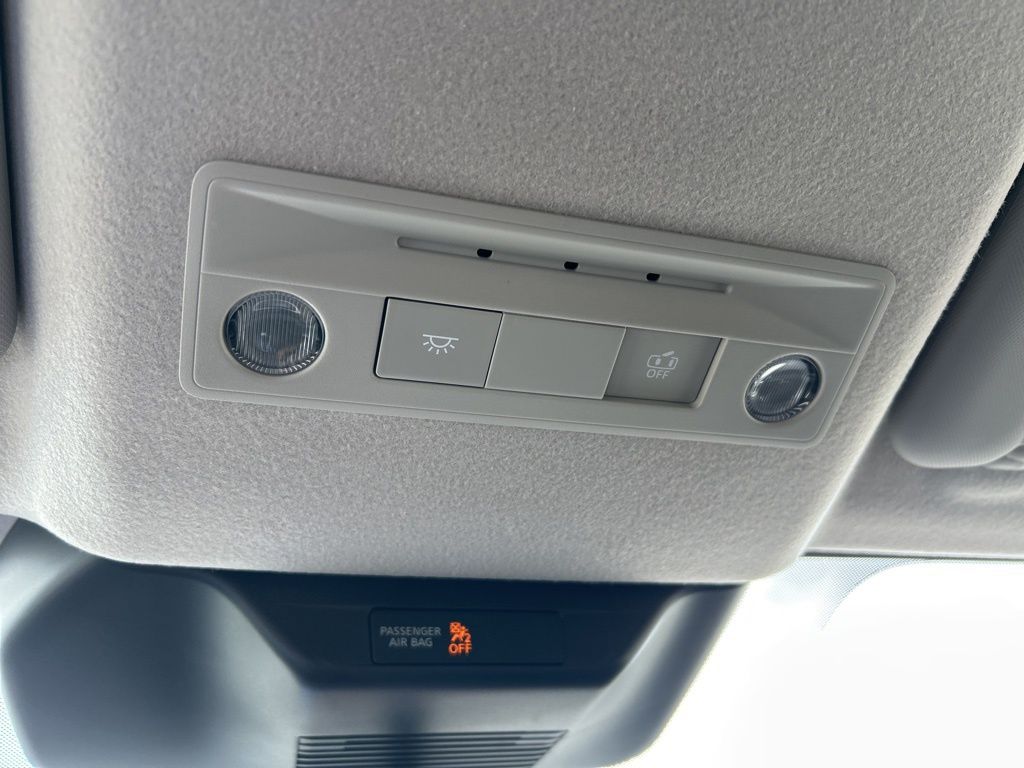 2025 Nissan Kicks SV photo 30
