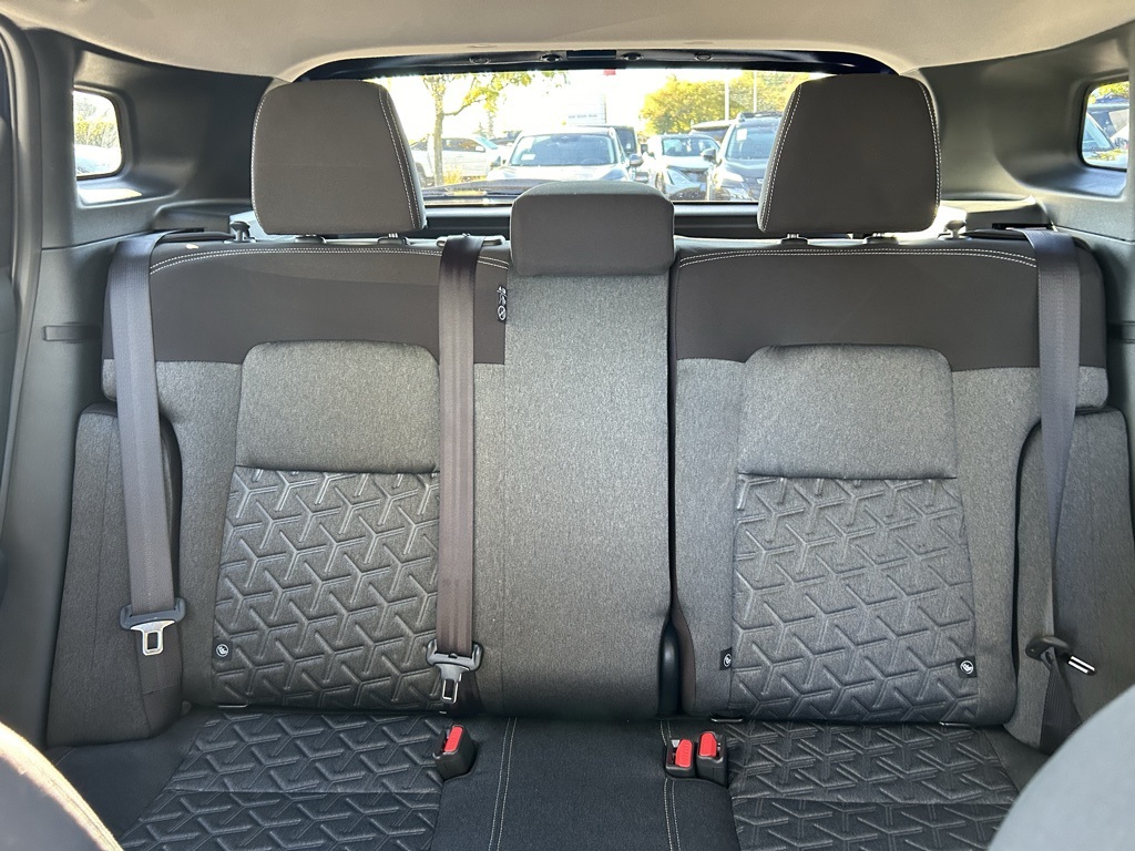 2025 Nissan Kicks SV photo 20