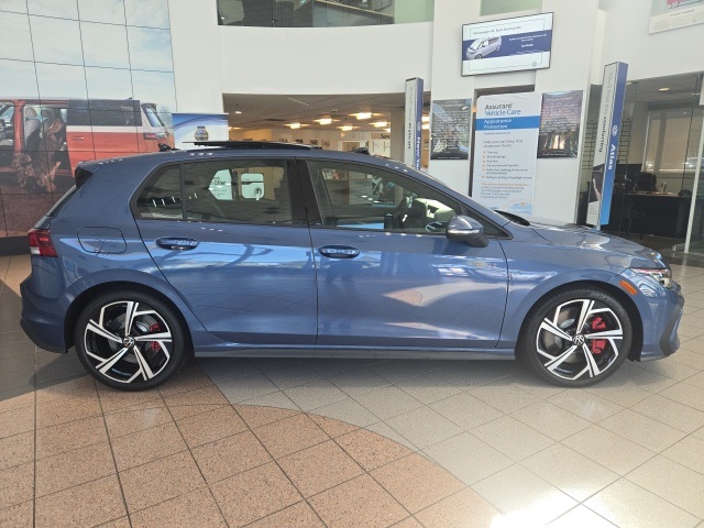 2025 Volkswagen Golf GTI SE photo 8