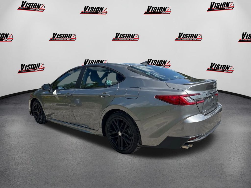 2025 Toyota Camry SE photo 7