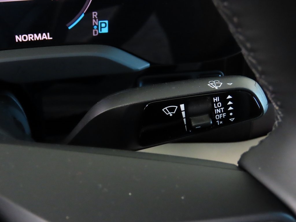 2025 Porsche Taycan 4S photo 38
