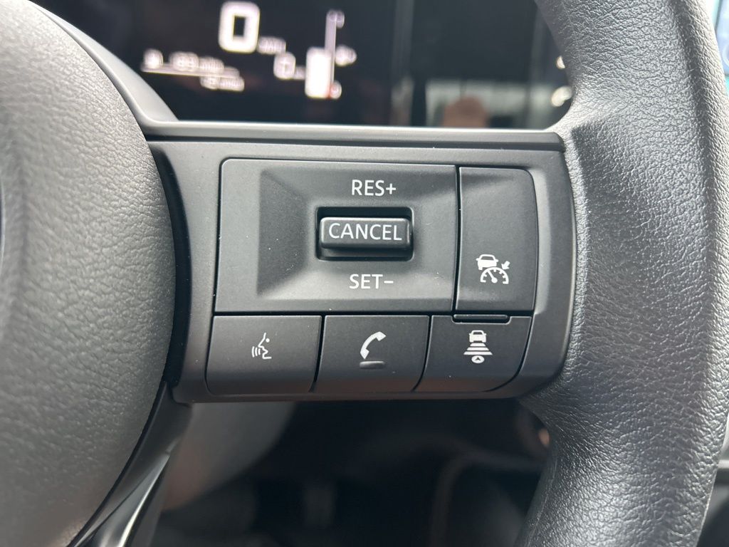 2025 Nissan Kicks SV photo 18