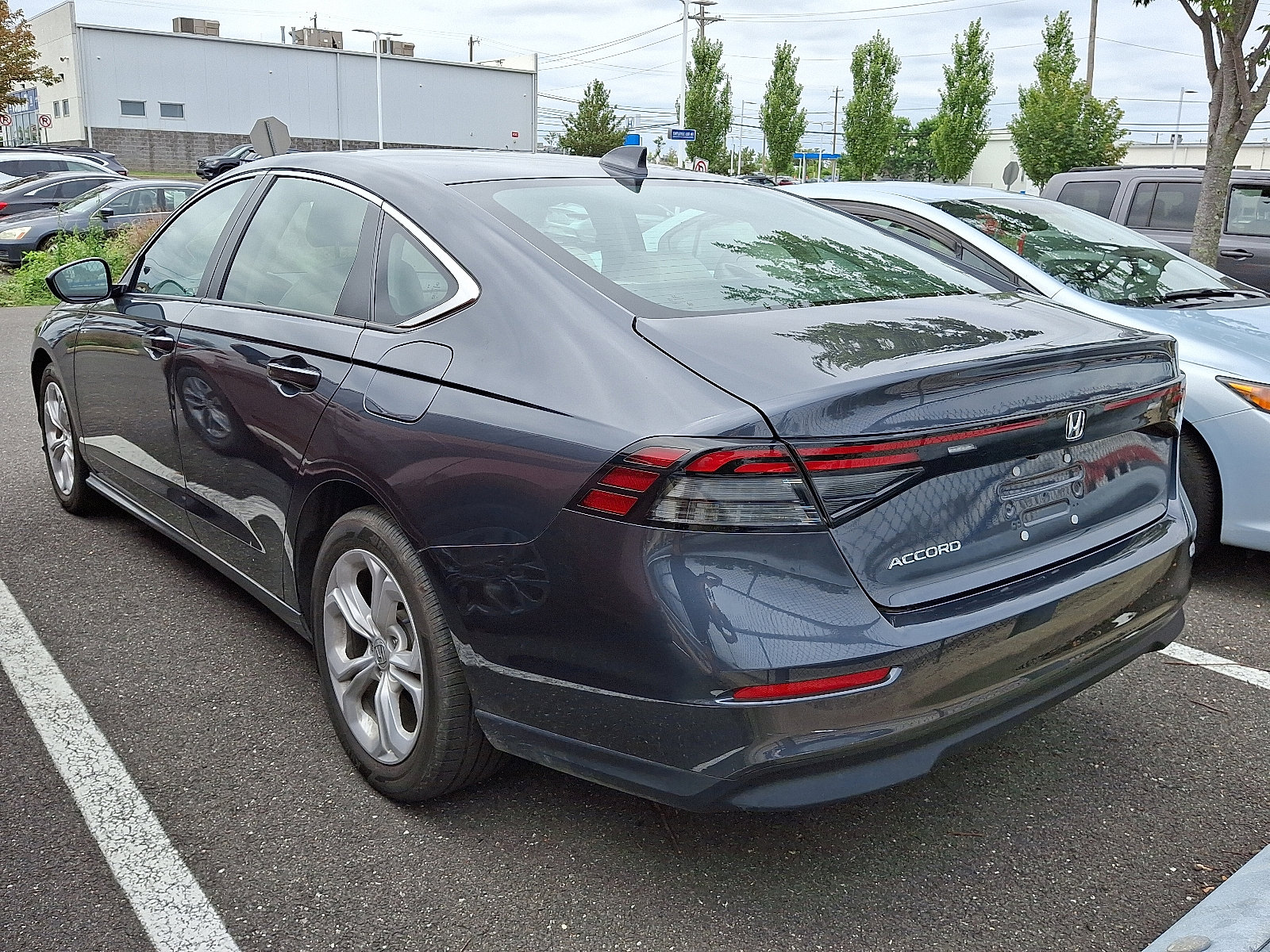 2023 Honda Accord LX photo 3