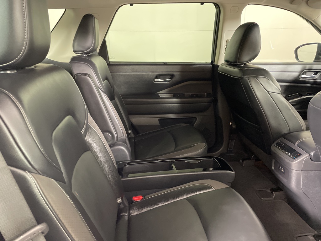 2022 Nissan Pathfinder SL photo 12