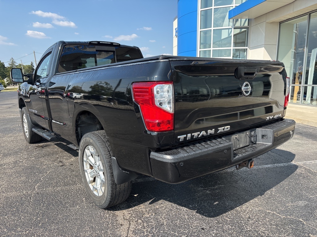 2017 Nissan Titan SV photo 3