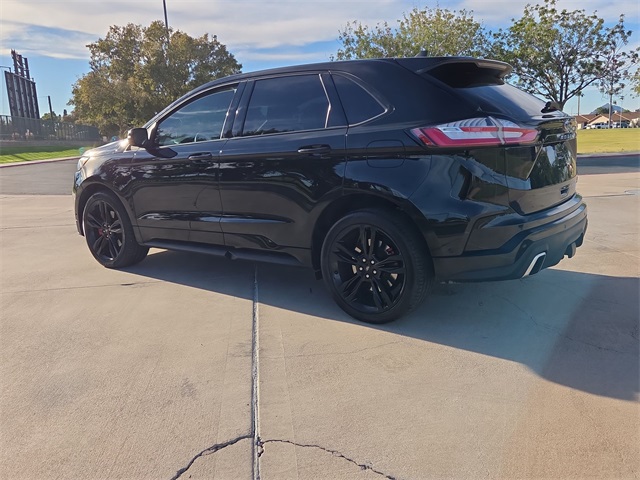2022 Ford Edge ST photo 2