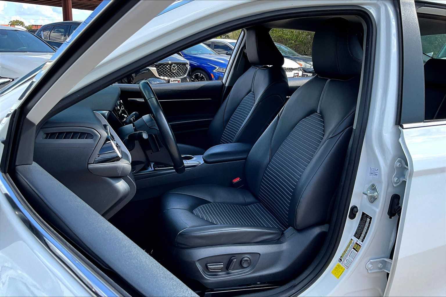 2023 Toyota Camry SE photo 7