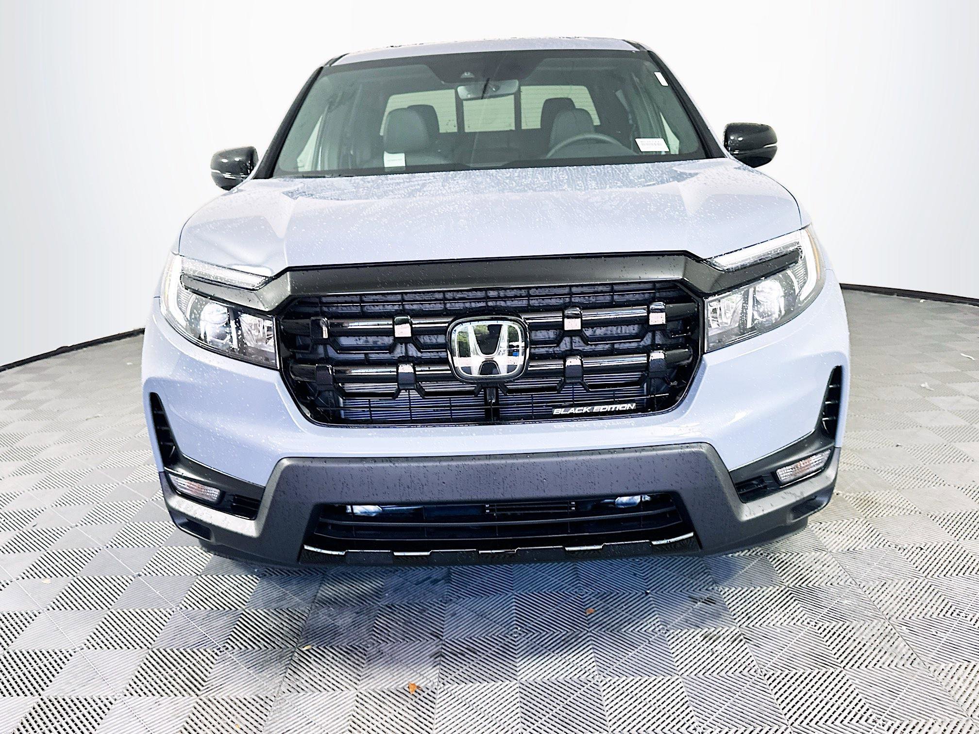 2025 Honda Ridgeline Black Edition photo 2