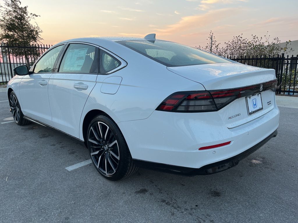 2025 Honda Accord Hybrid Touring photo 2