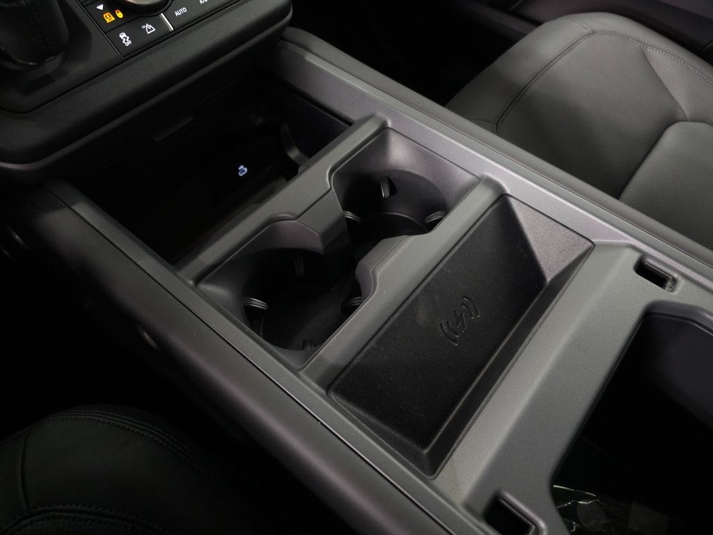 2025 Land Rover Defender 110 X-Dynamic SE photo 26
