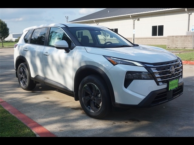 2026 Nissan Rogue SV's photo