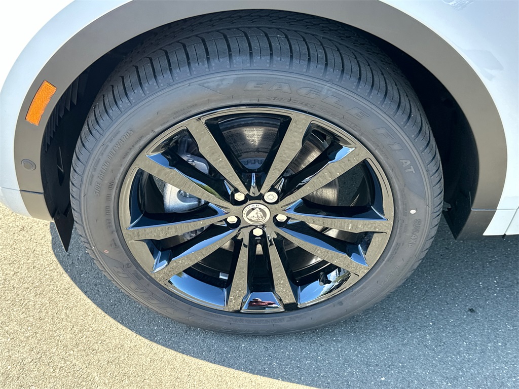 2024 Jaguar E-PACE R-Dynamic SE photo 8