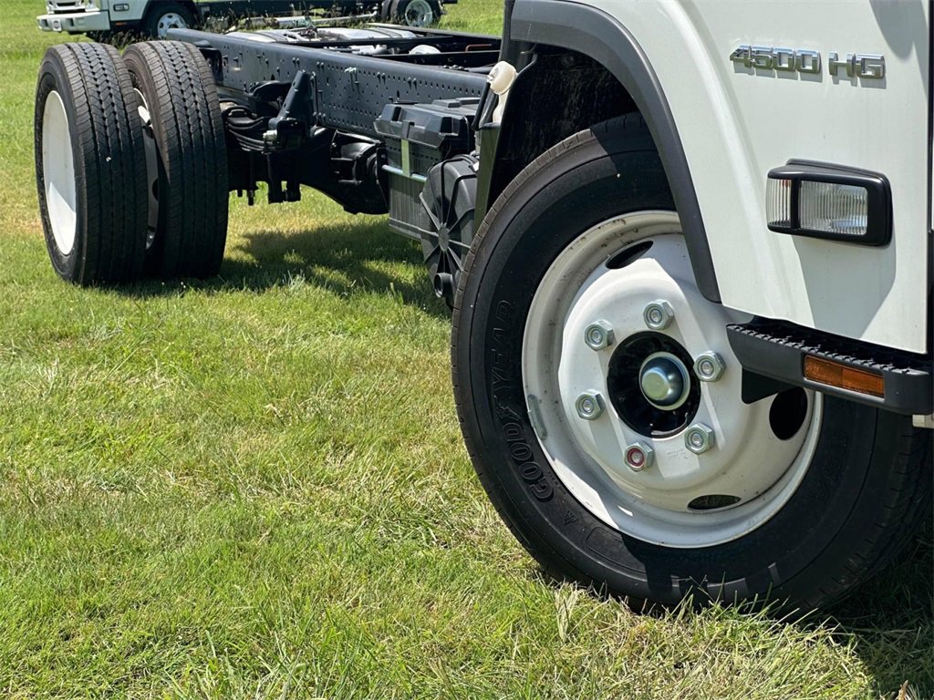 2024 Chevrolet Silverado 4500HD photo 3