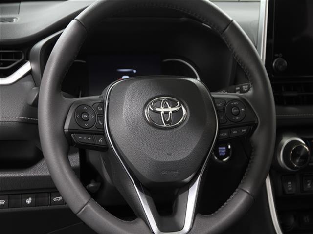 2024 Toyota RAV4 XLE photo 7