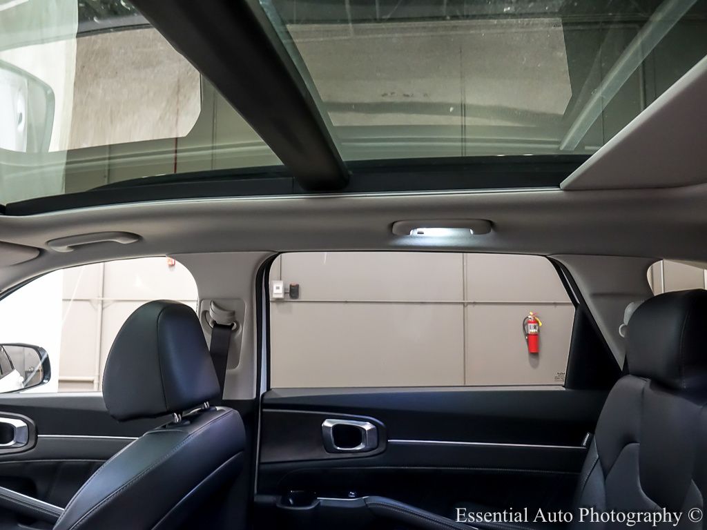 2025 KIA SORENTO - Image 12