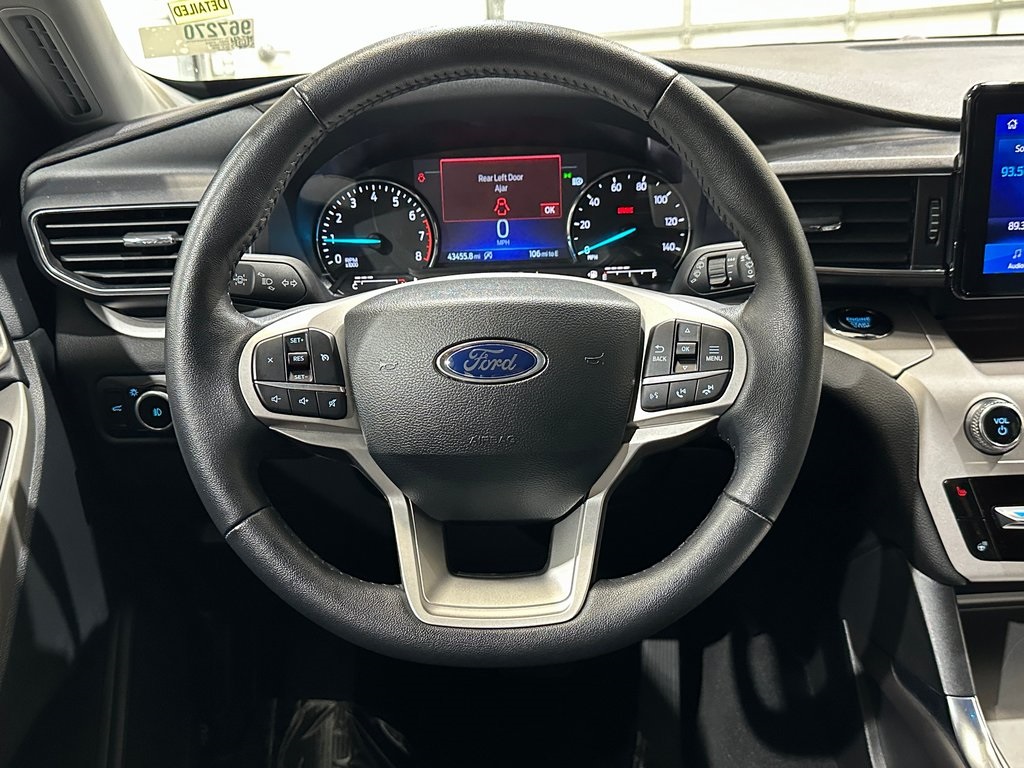 2024 Ford Explorer XLT photo 13