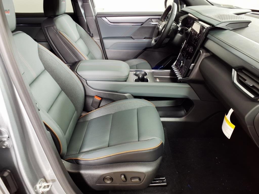 2026 Gmc Acadia AT4 photo 18