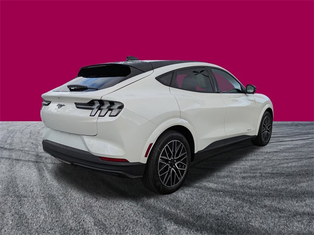 2025 Ford Mustang Mach-E Premium photo 4