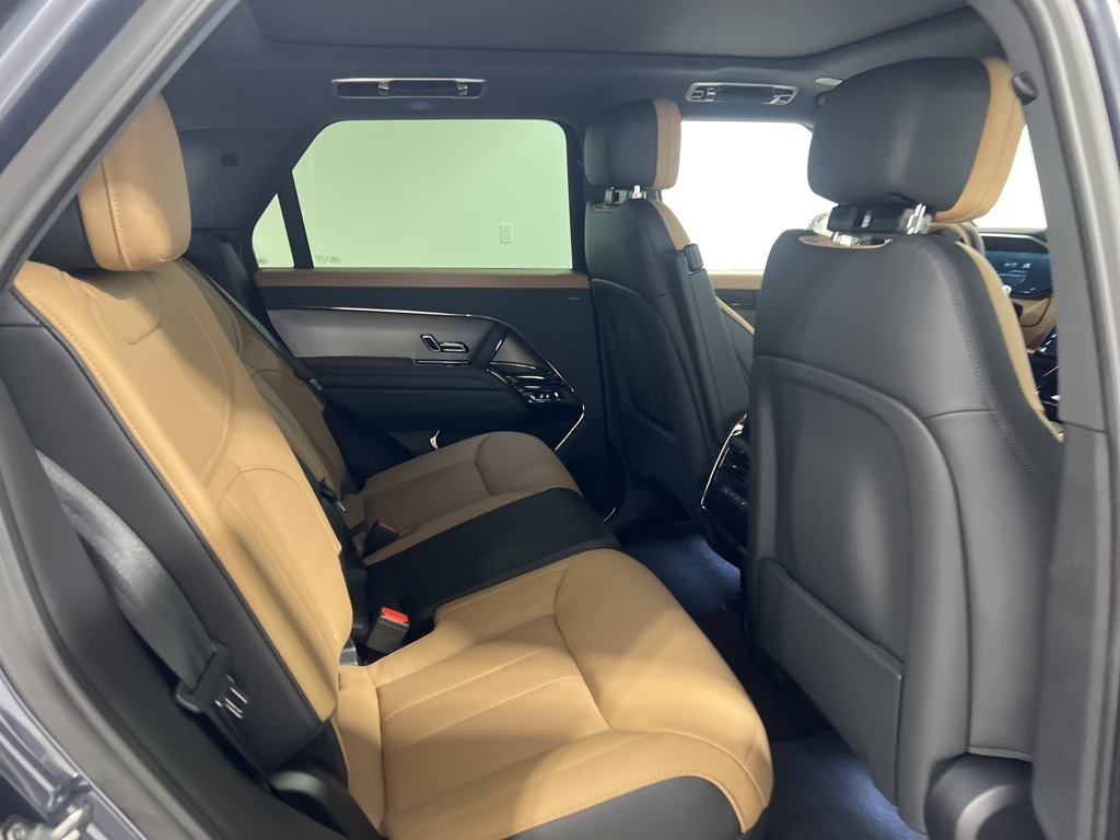 2025 Land Rover Range Rover Sport SE photo 25