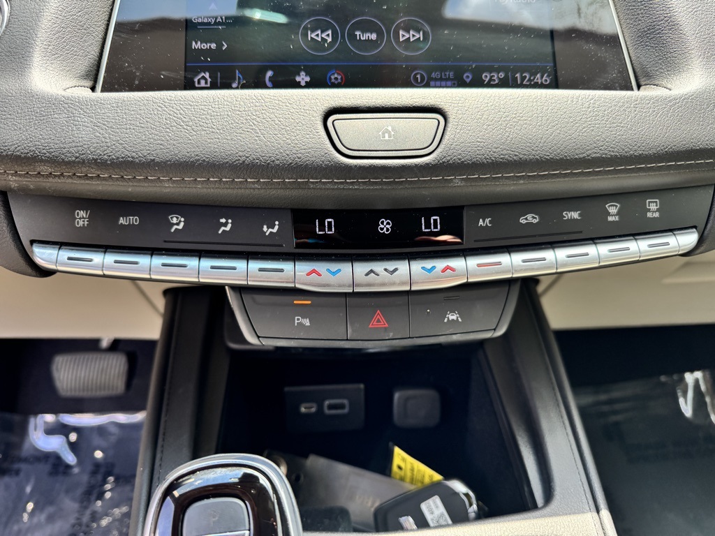 2023 Cadillac XT4 Luxury photo 25