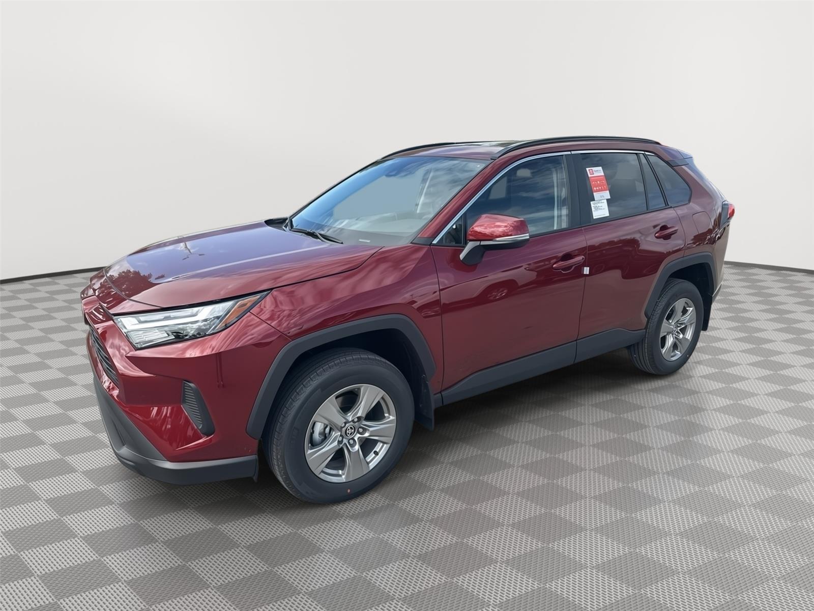 2025 Toyota RAV4 XLE's photo