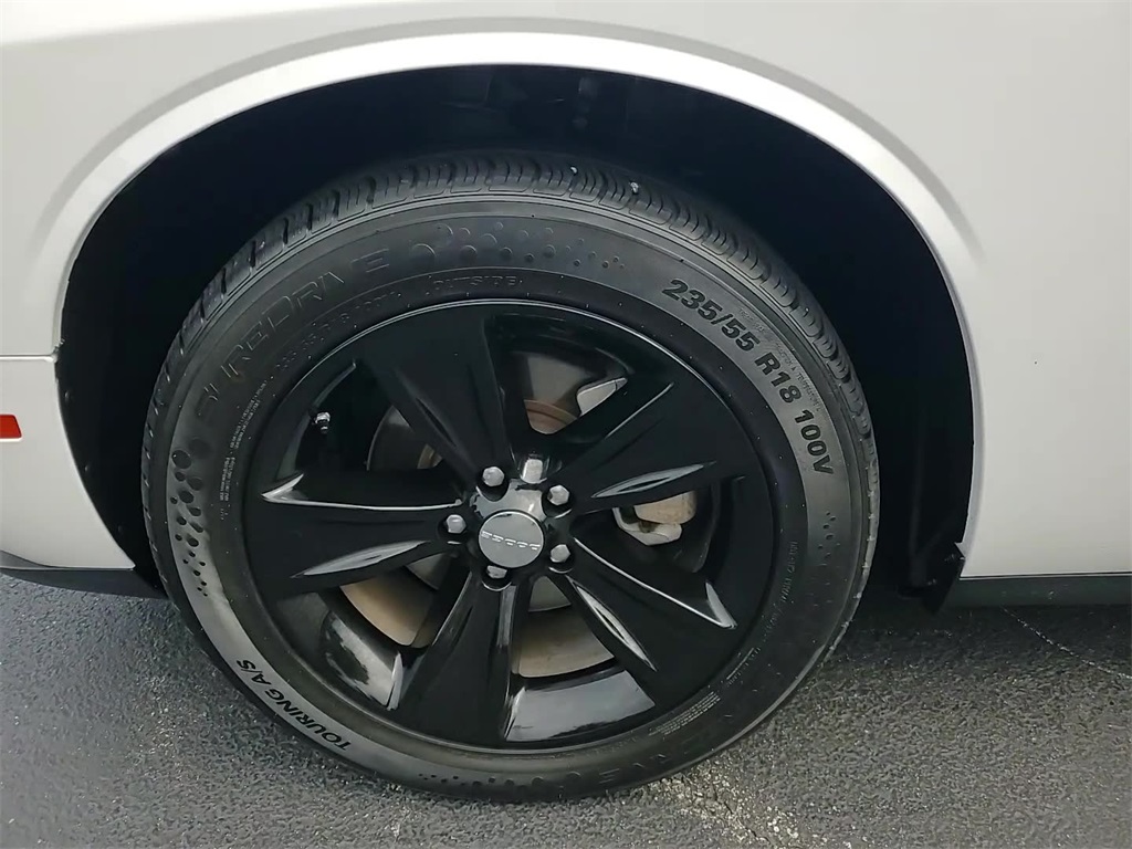 2023 Dodge Challenger SXT photo 18