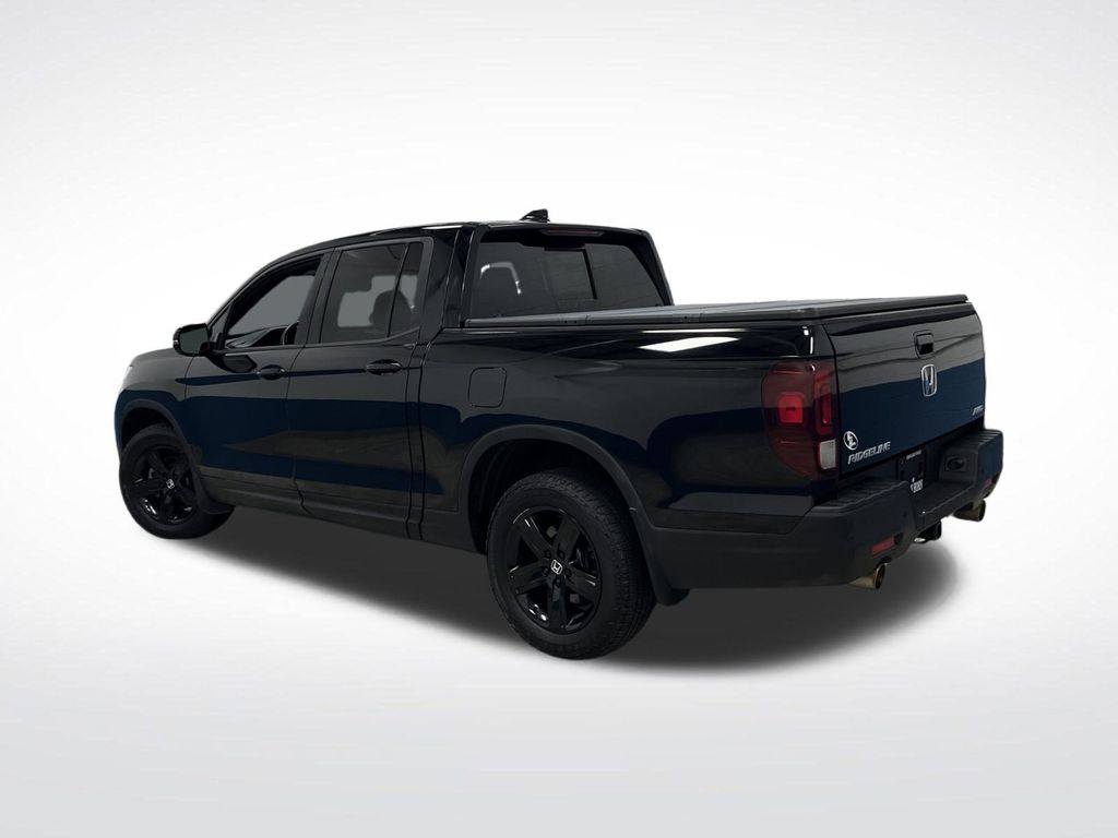 2021 Honda Ridgeline Black Edition photo 3