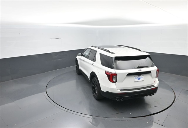 2022 Ford Explorer ST photo 22