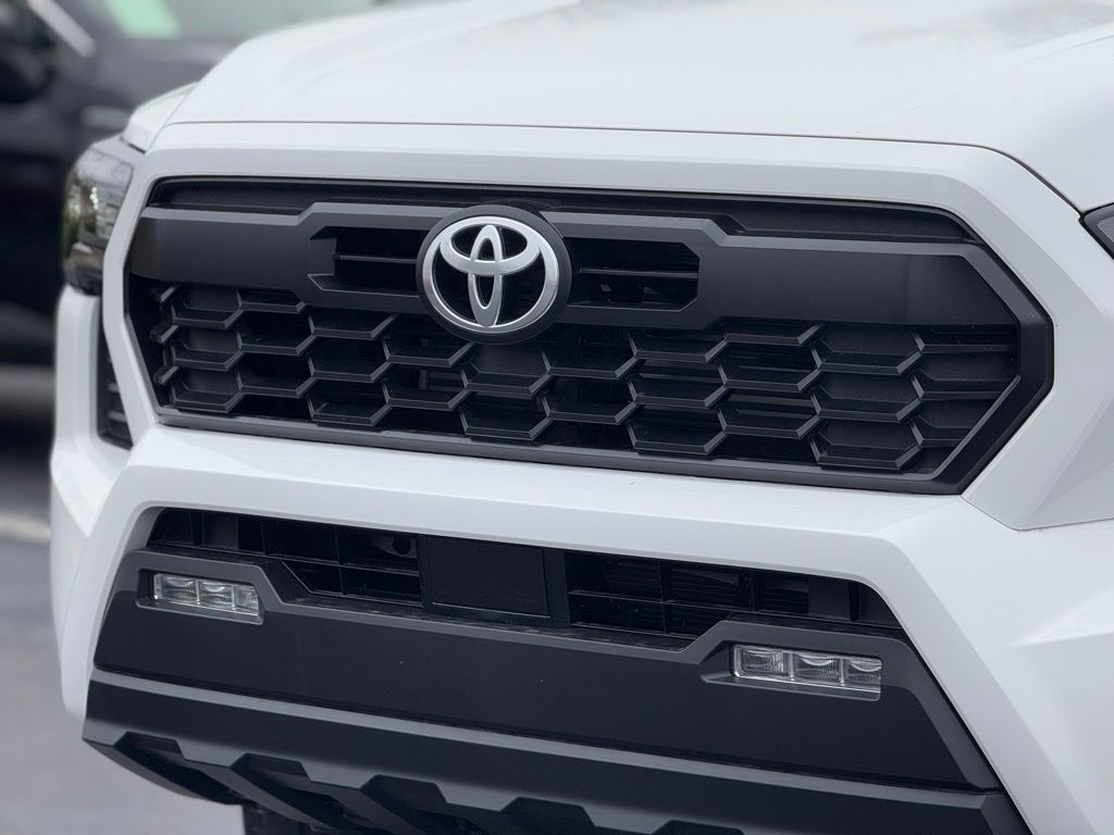 2024 Toyota Tacoma TRD Sport photo 4