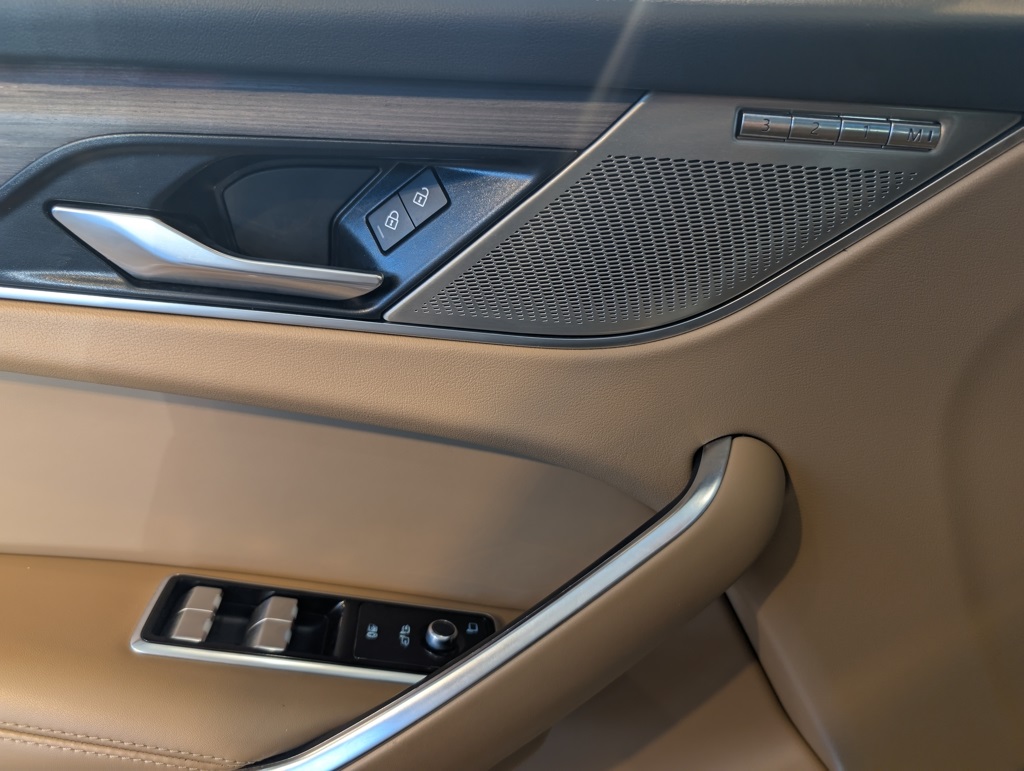 2023 Jaguar F-PACE P250 S photo 12