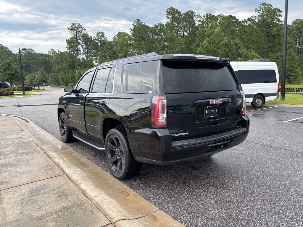 2017 Gmc Yukon SLE photo 2