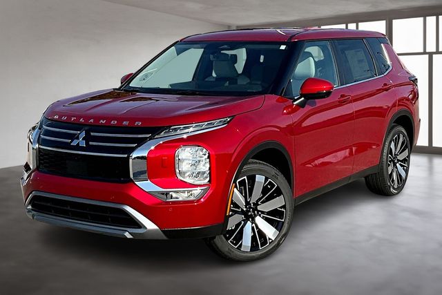 2025 Mitsubishi Outlander SE photo 2