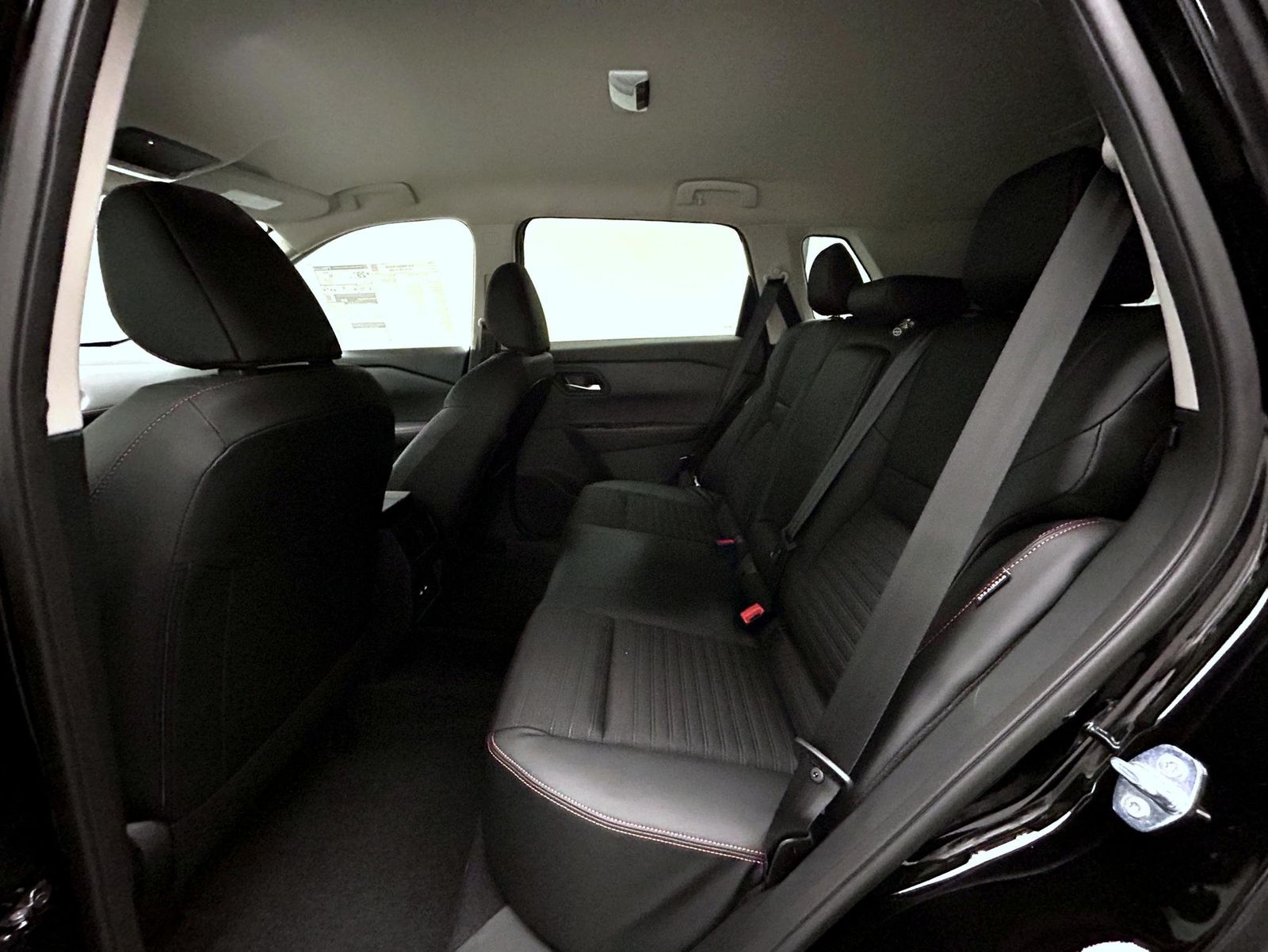 2026 Nissan Rogue AWD photo 11
