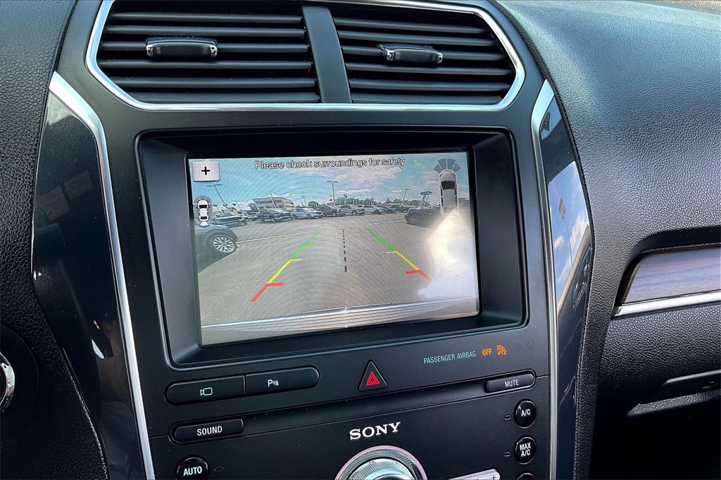 2019 Ford Explorer Limited photo 19