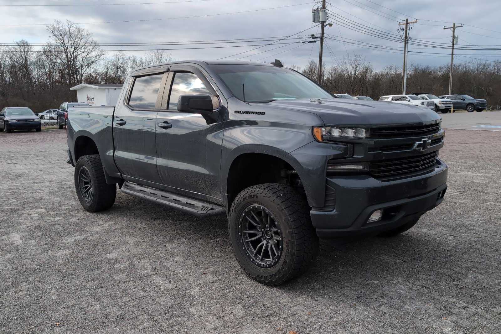 2019 Chevrolet Silverado 1500 RST photo 2