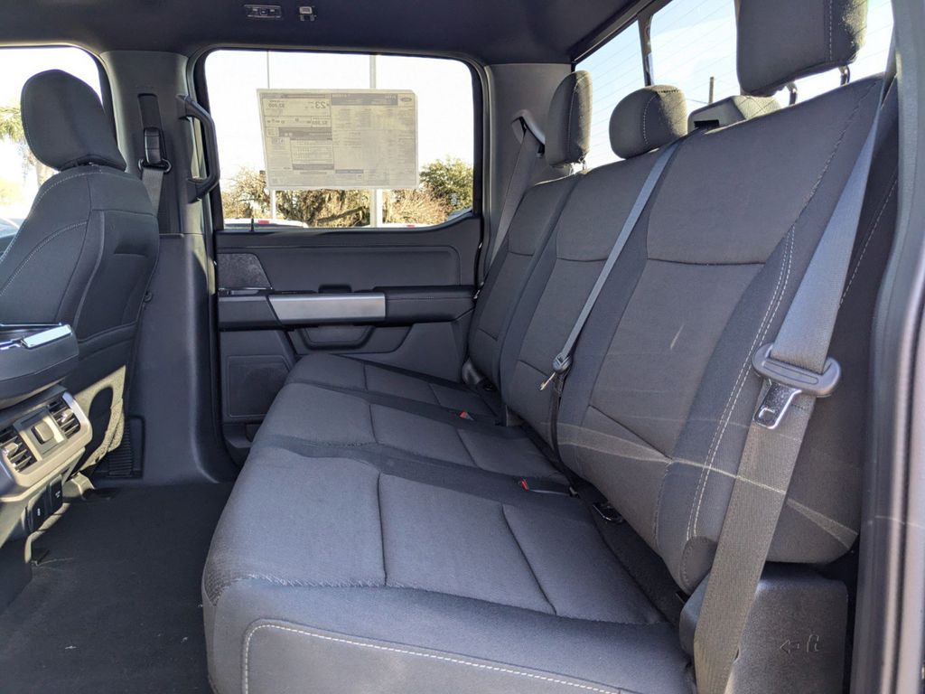 2025 Ford F-150 XLT photo 13