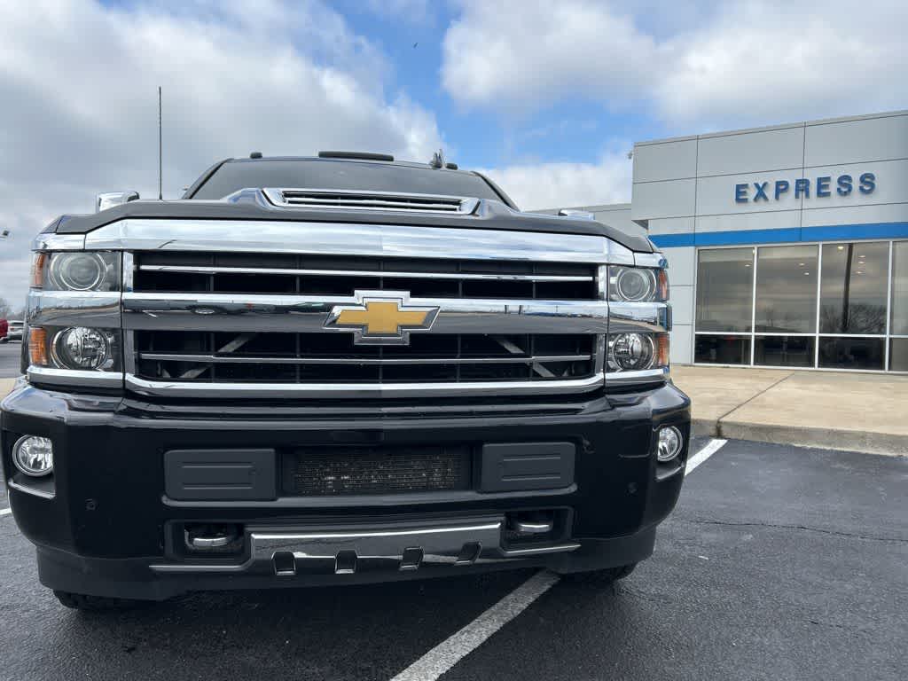 2019 Chevrolet Silverado 3500HD High Country photo 4